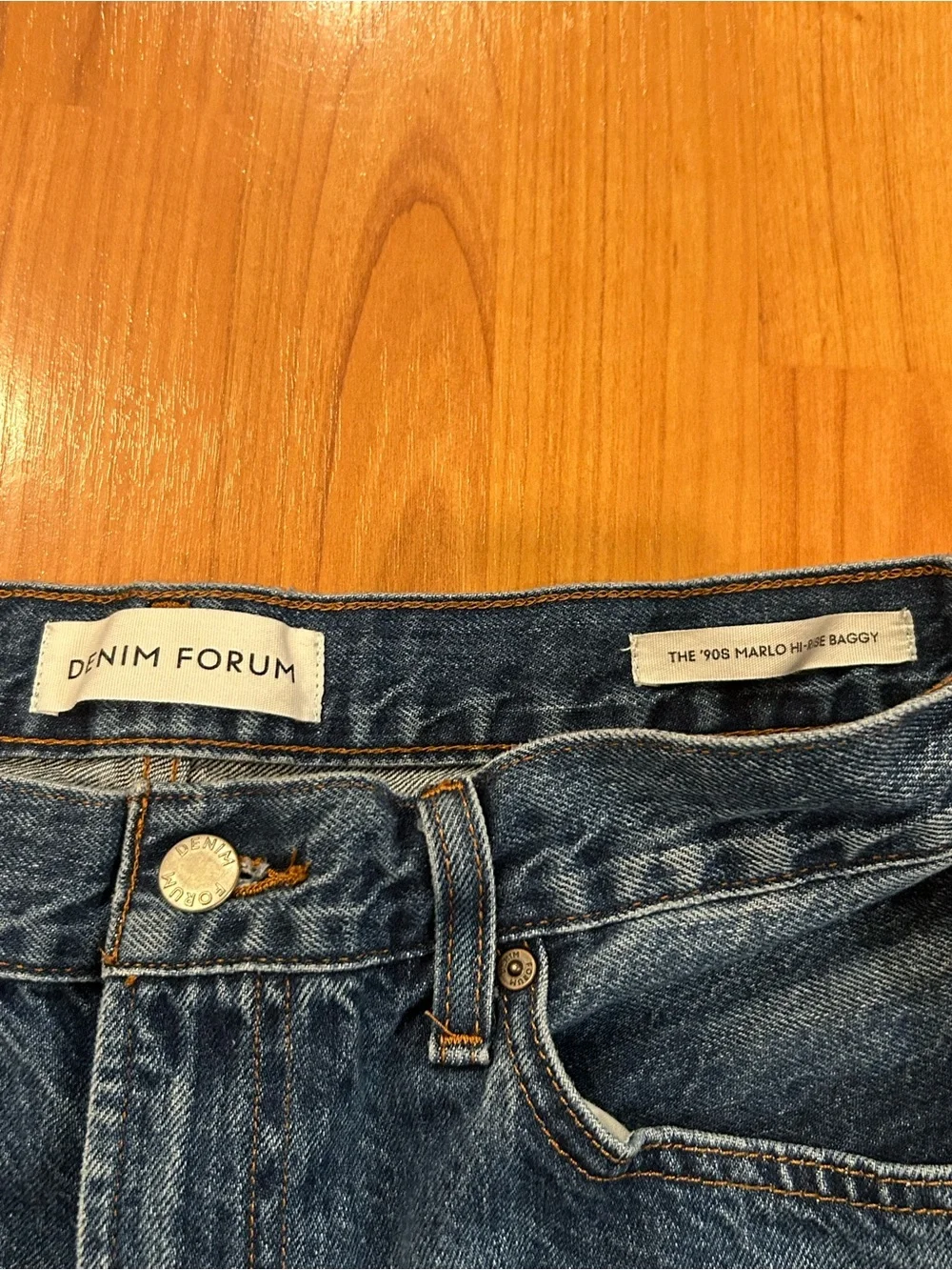 Aritzia Denim Forum The 90s Marlo High-Rise Baggy Jeans in Medium Blue Wash